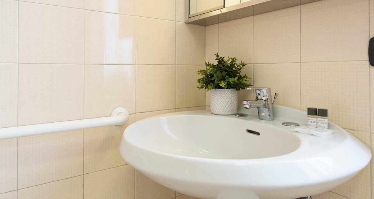 Joivy Welcoming 1Br Apt Next To Villa Olmo Como Exterior photo