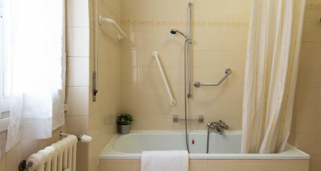 Joivy Welcoming 1Br Apt Next To Villa Olmo Como Exterior photo